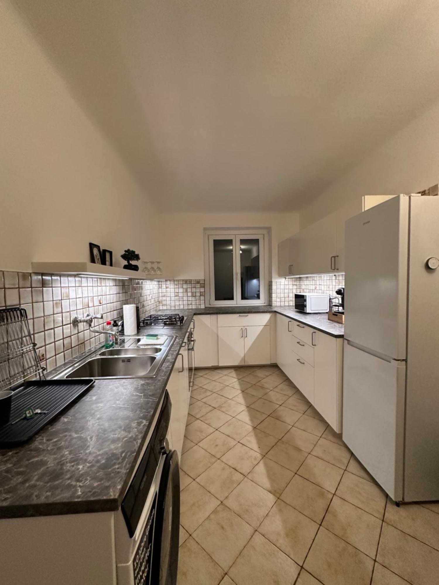 Apartament Cozy 2-bedroom Retreat Near Subway And Center Wiedeń